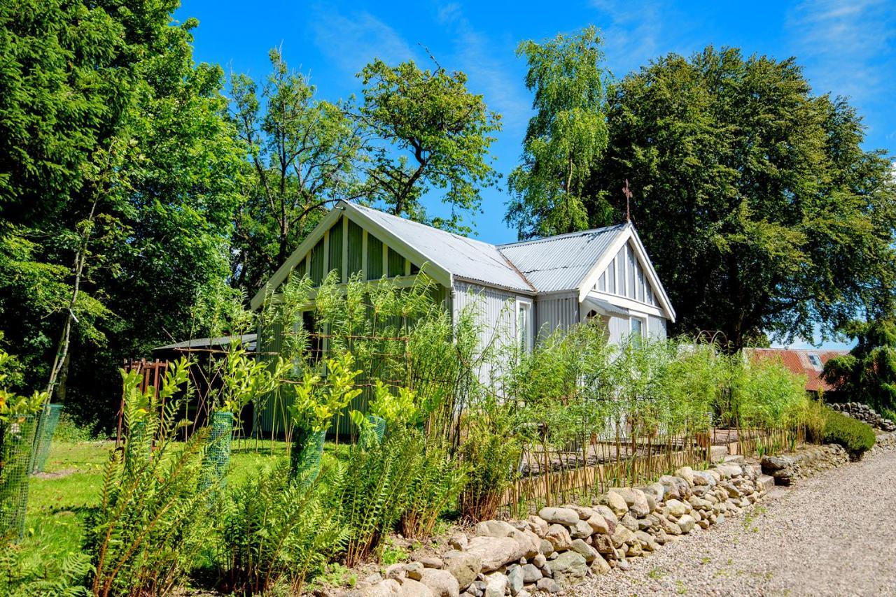 Tin Cabin In Peaceful Angus Glen Glenogil Exterior photo